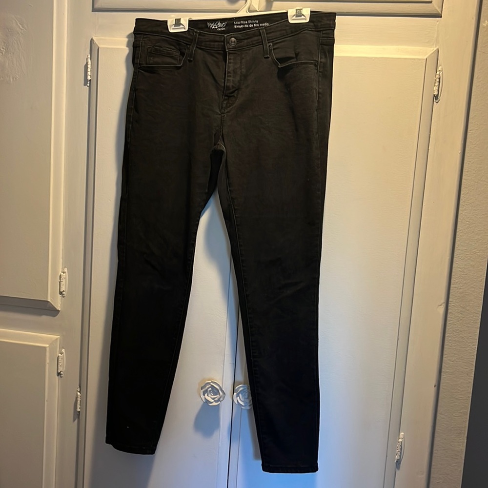 Black skinny jeans